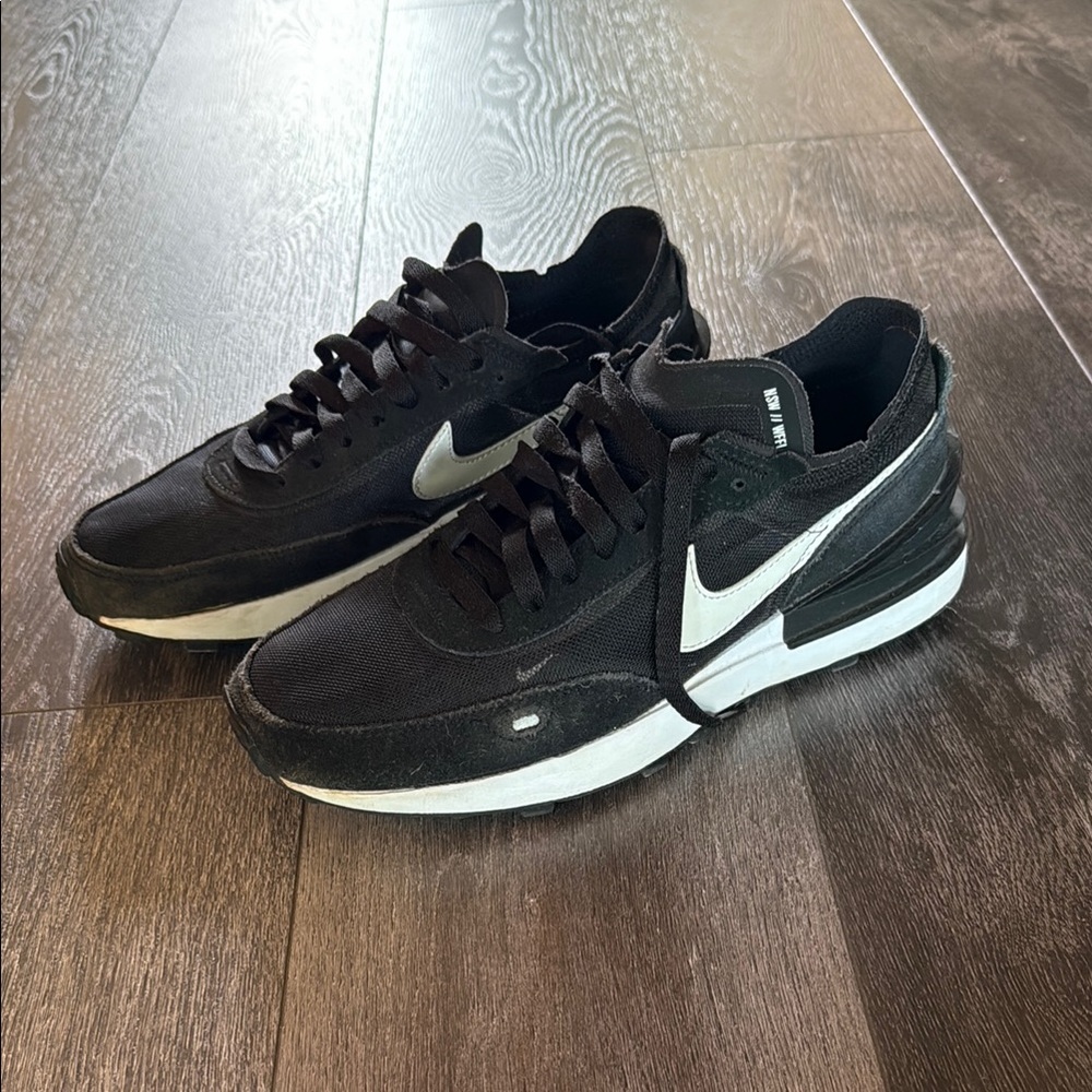 Nike Black and White Women's Sneakers